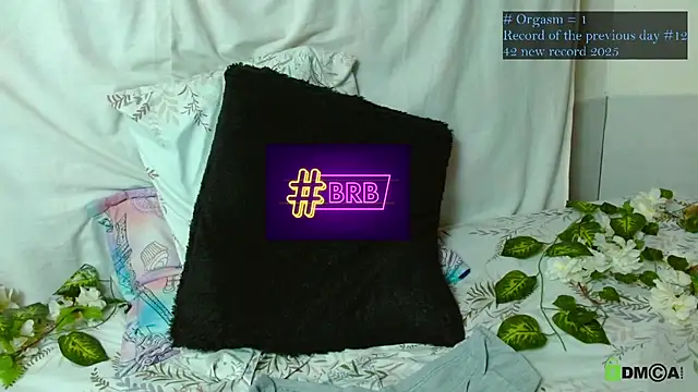 Snapshot of Hot_Candy_ chatting on February 3, 6:40 am Hot Candy online show from February 3, 6:40 am