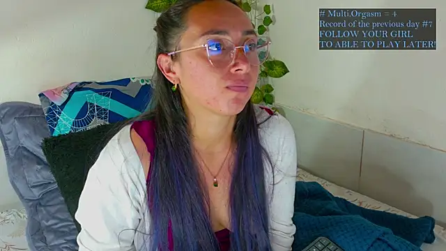 Hot Candy  online show from July 7, 6:47 am