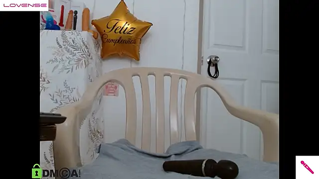 Snapshot of Hot_Candy_ chatting on March 11, 4:29 pm Hot Candy online show from March 11, 4:29 pm