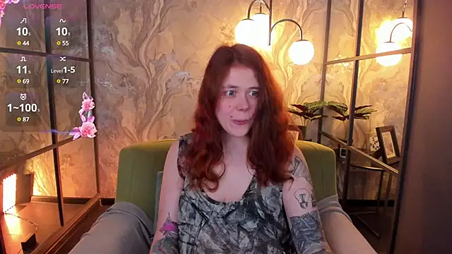 Snapshot of SophiePure chatting on March 16, 8:43 pm SophiePure online show from March 16, 8:43 pm