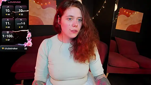 Snapshot of SophiePure chatting on February 26, 2:41 am SophiePure online show from February 26, 2:41 am