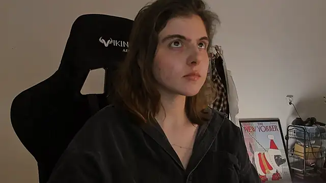 emmamurrr online show from December 24, 7:33 pm