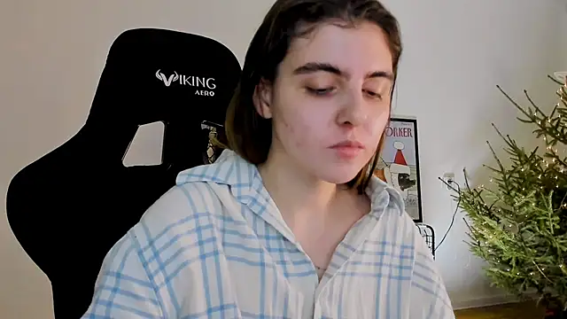 emmamurrr online show from December 30, 7:32 pm