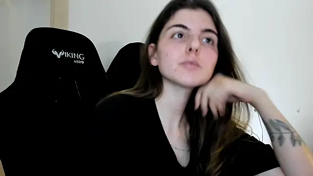 emmamurrr online show from November 7, 2:10 pm