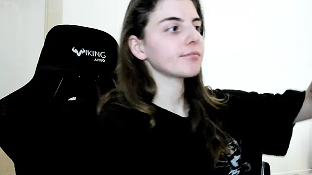 emmamurrr online show from November 4, 5:50 pm