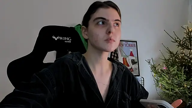 emmamurrr online show from December 26, 8:21 pm