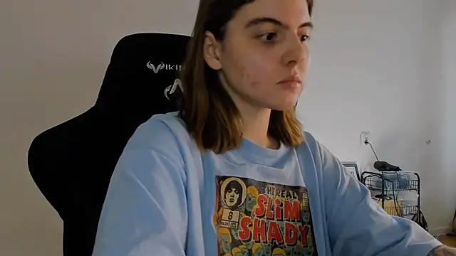 emmamurrr online show from December 13, 11:55 am