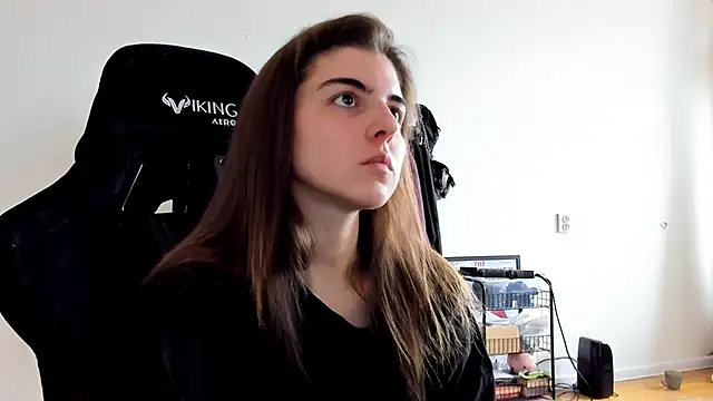 emmamurrr online show from October 12, 10:27 am