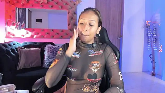 AmelyaMann online show from May 20, 12:57 pm