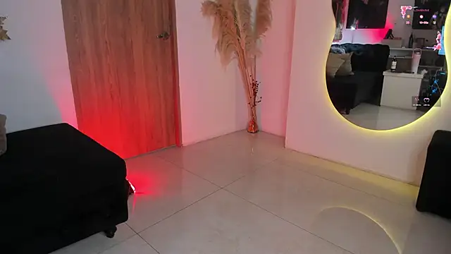 AmelyaMann online show from April 19, 6:10 pm