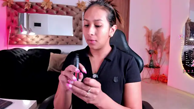 Snapshot of AmelyaMann chatting on July 19, 12:57 pm AmelyaMann online show from July 19, 12:57 pm