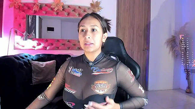 AmelyaMann online show from May 31, 1:06 pm