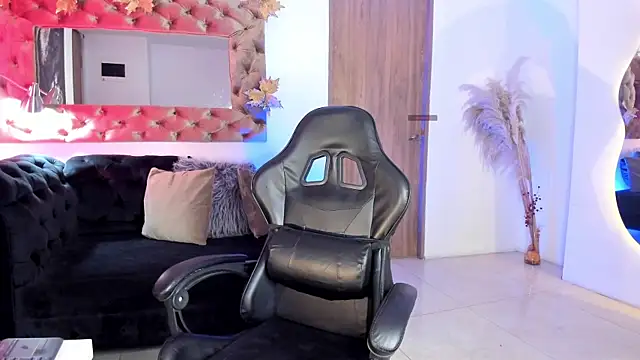 Snapshot of AmelyaMann chatting on June 20, 12:21 pm AmelyaMann online show from June 20, 12:21 pm