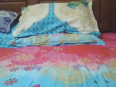 Snapshot of Nuttysub chatting on December 16, 2:05 am Nuttysub online show from December 16, 2:05 am