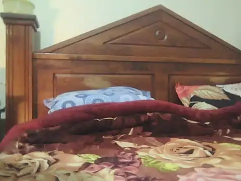 Snapshot of Nuttysub chatting on January 7, 1:54 am Nuttysub online show from January 7, 1:54 am