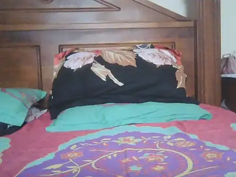 Snapshot of Nuttysub chatting on October 31, 1:46 am Nuttysub online show from October 31, 1:46 am