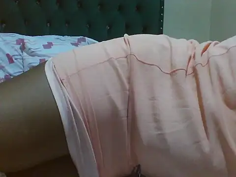 Snapshot of Sexy_Riri chatting on June 4, 2:38 am Sexy Riri online show from June 4, 2:38 am