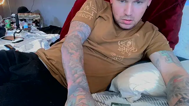 Snapshot of bigcocktat2dude603 chatting on March 10, 4:03 pm bigcocktat2dude603 online show from March 10, 4:03 pm