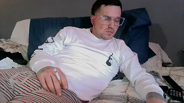 Snapshot of bigcocktat2dude603 chatting on January 7, 5:42 pm bigcocktat2dude603 online show from January 7, 5:42 pm