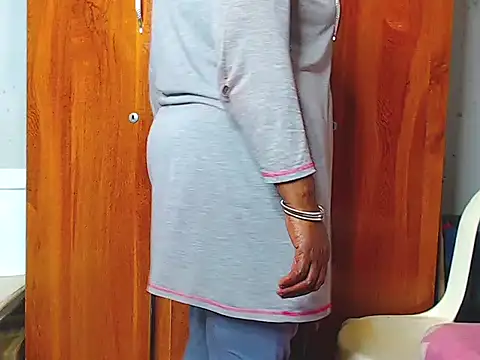 Freakyassnwildx online show from December 17, 5:40 pm