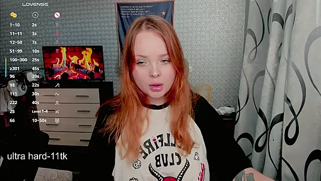 Snapshot of flower_sarah_ chatting on June 10, 4:03 am flower sarah online show from June 10, 4:03 am