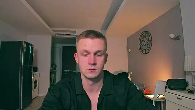 Snapshot of Samuel_Andrew chatting on October 15, 4:44 am Samuel Andrew online show from October 15, 4:44 am