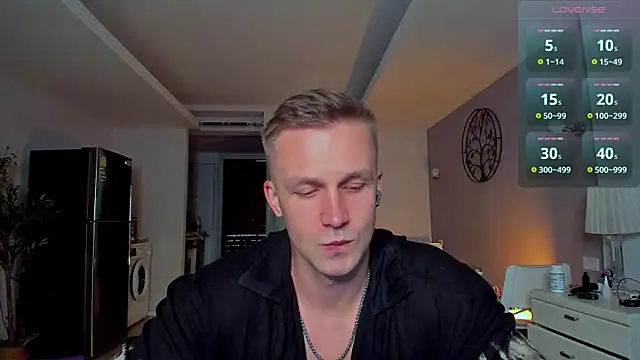 Samuel Andrew online show from May 5, 8:06 am