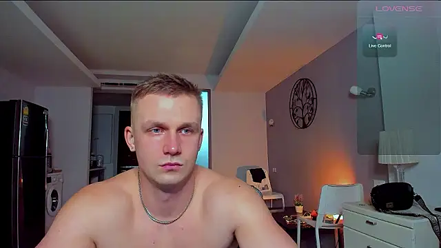 Snapshot of Samuel_Andrew chatting on February 2, 4:44 am Samuel Andrew online show from February 2, 4:44 am