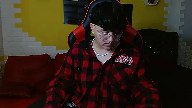 Snapshot of isabeautyx19 chatting on January 18, 2:04 am isabeautyx19 online show from January 18, 2:04 am