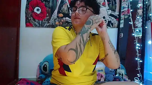 isabeautyx19 online show from May 28, 4:13 pm