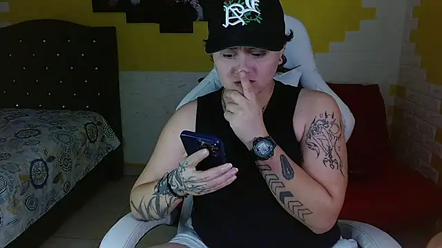 isabeautyx19 online show from March 25, 5:07 am