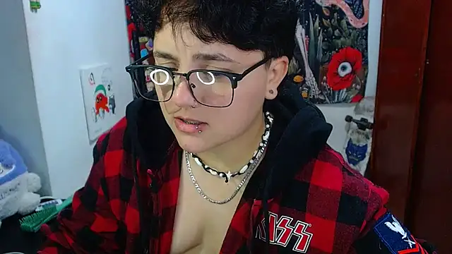 isabeautyx19 online show from May 9, 2:15 am