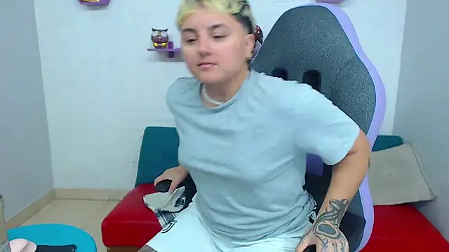 isabeautyx19 online show from February 22, 2:06 am