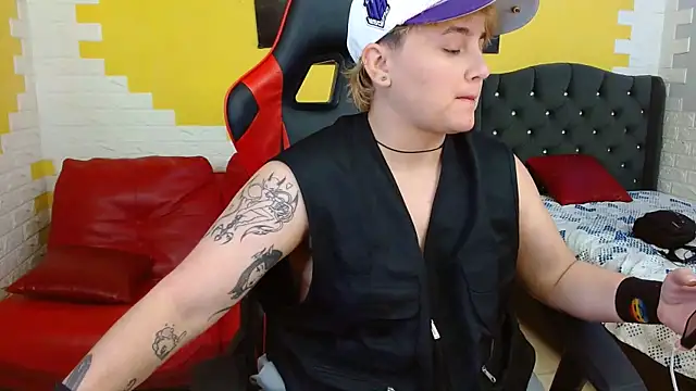 isabeautyx19 online show from September 18, 3:20 am