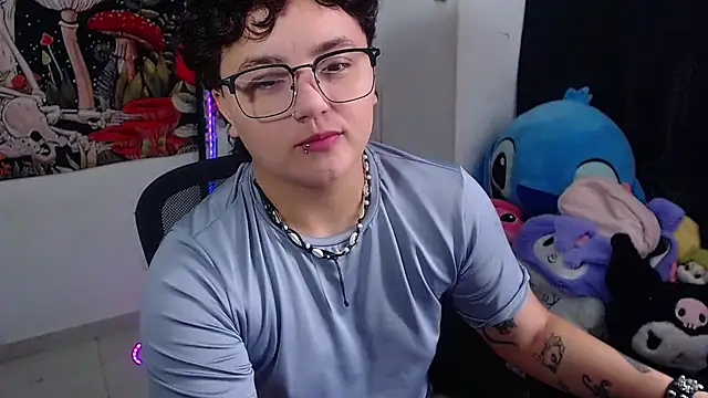 Snapshot of isabeautyx19 chatting on July 10, 3:01 pm isabeautyx19 online show from July 10, 3:01 pm
