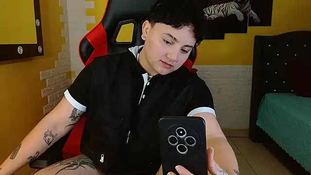 isabeautyx19 online show from October 20, 2:57 am