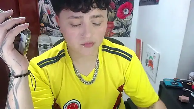 isabeautyx19 online show from April 19, 5:41 am