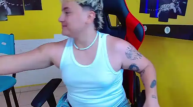 isabeautyx19 online show from March 5, 1:21 am