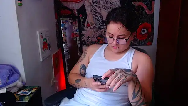 isabeautyx19 online show from May 15, 4:05 pm