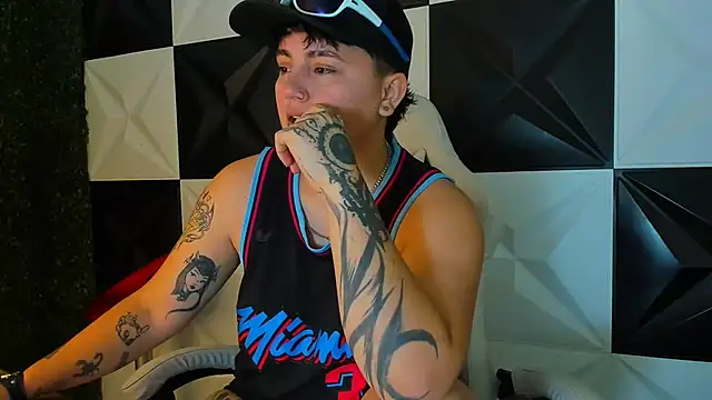 isabeautyx19 online show from November 8, 10:35 pm