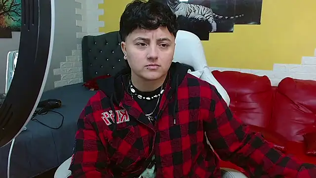 isabeautyx19 online show from April 13, 1:31 am