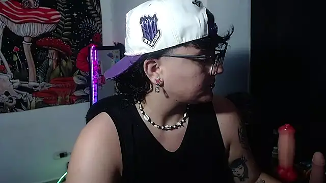 Snapshot of isabeautyx19 chatting on June 26, 1:00 am isabeautyx19 online show from June 26, 1:00 am