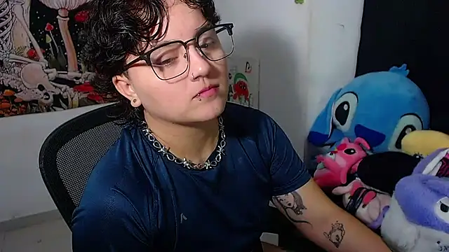 Snapshot of isabeautyx19 chatting on July 15, 2:29 am isabeautyx19 online show from July 15, 2:29 am