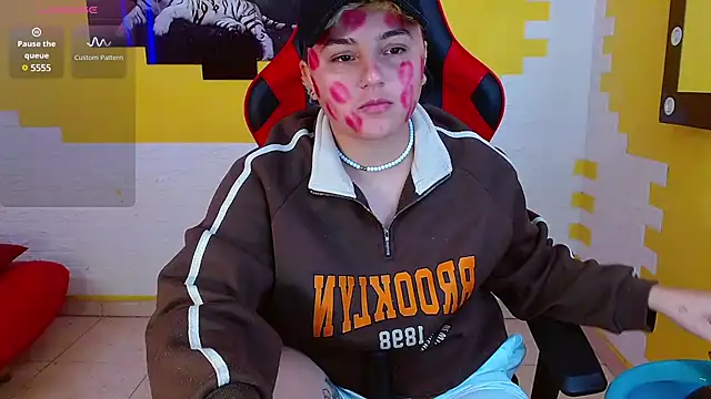 isabeautyx19 online show from March 13, 1:43 am