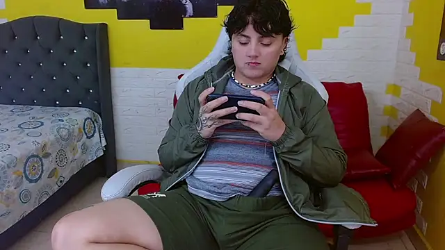 isabeautyx19 online show from April 3, 2:51 am