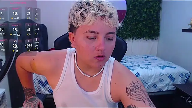 isabeautyx19 online show from March 5, 5:29 pm