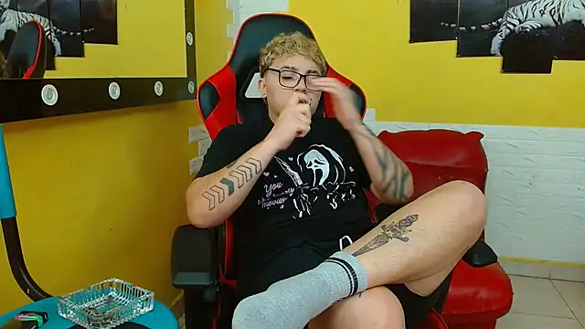 isabeautyx19 online show from October 12, 2:46 am