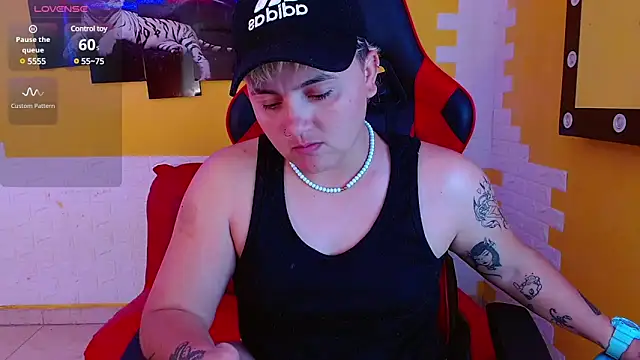 isabeautyx19 online show from March 10, 2:50 am