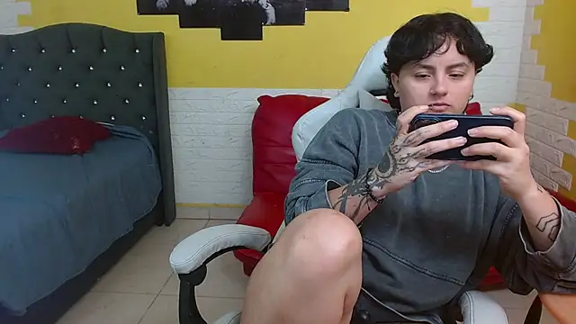 isabeautyx19 online show from April 9, 1:29 am