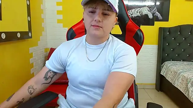 isabeautyx19 online show from September 30, 1:55 am